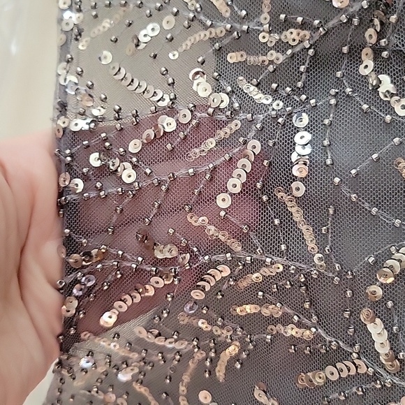 NWT La Femme Beaded Column Gown Dress Short Sleeve Style 29910 Silver Size 4 - Picture 9 of 11